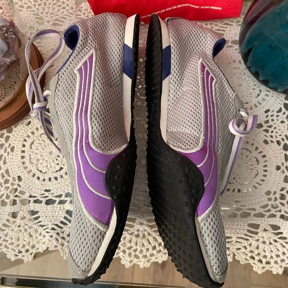 Puma lace up lightweight sneaker with bag - Picture 3 of 9